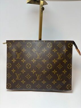 Louis Vuitton Toiletry Pouch 26 Monogram